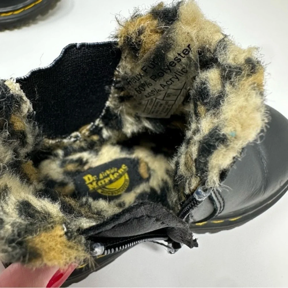 Dr. Martens Chelsea Boots Girls 7 Black Leopard Faux Fur Lined‎ Leonore